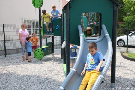 Obogateno igrišče v enoti Kamenček Vrtca Antona Medveda Kamnik (34)